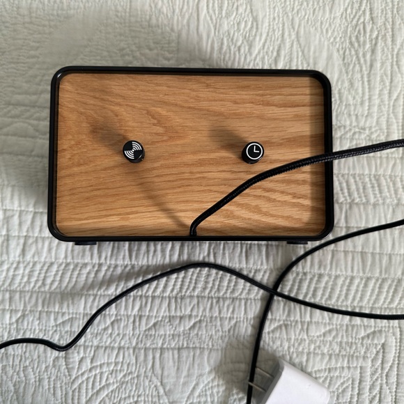 OneClock Gentle Wake Analog Alarm Clock-Woodgrain & Black (Tested & Working) - Picture 3 of 7